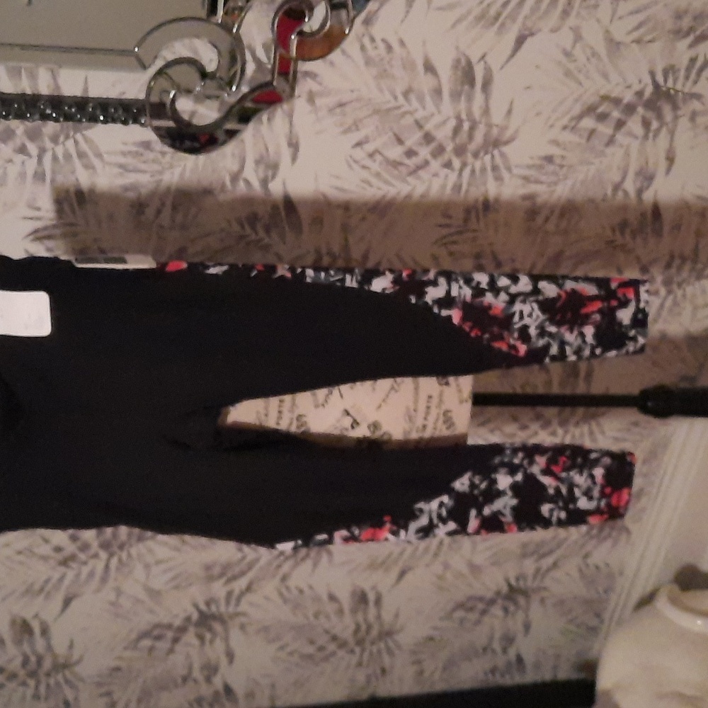 NWT GAP Black and Pink Leggings